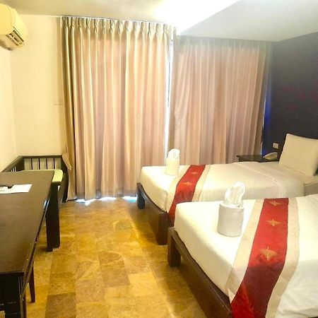 All Together Suite Hotel Bangkok Ngoại thất bức ảnh