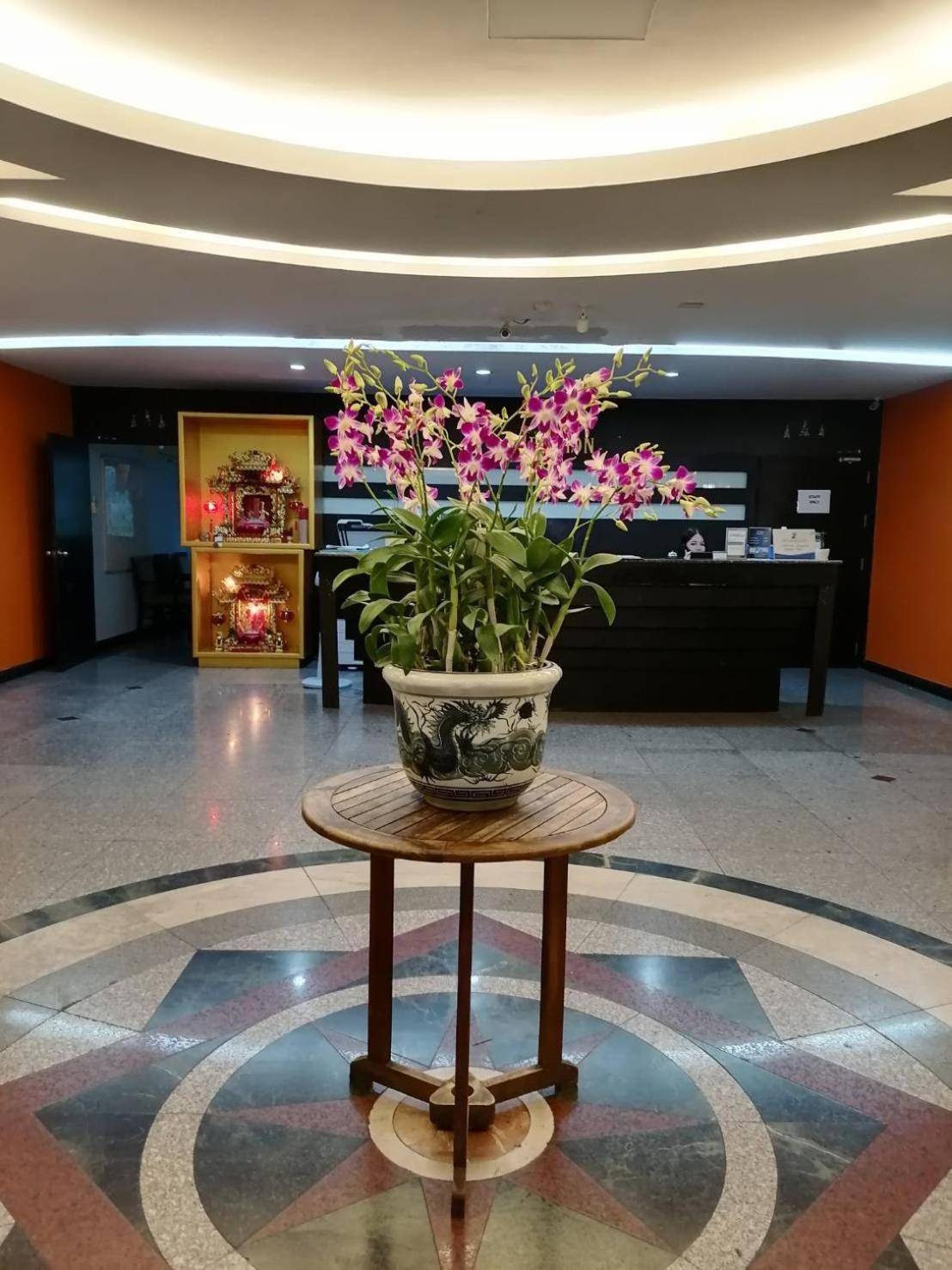 All Together Suite Hotel Bangkok Ngoại thất bức ảnh