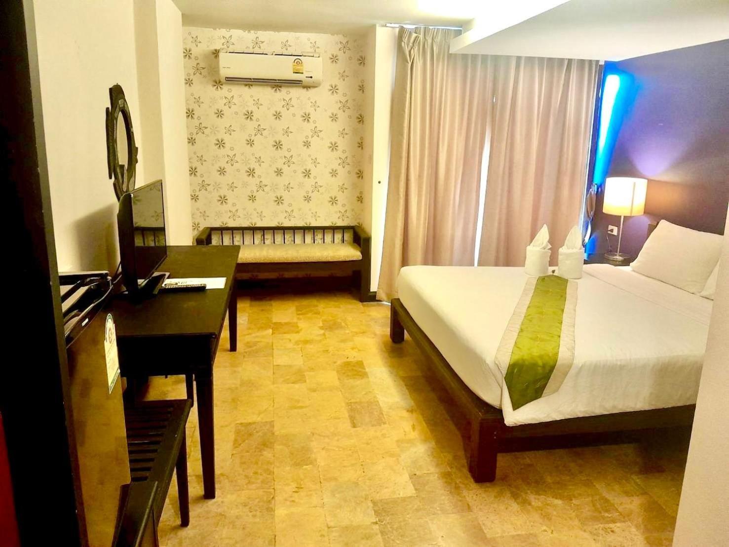 All Together Suite Hotel Bangkok Ngoại thất bức ảnh
