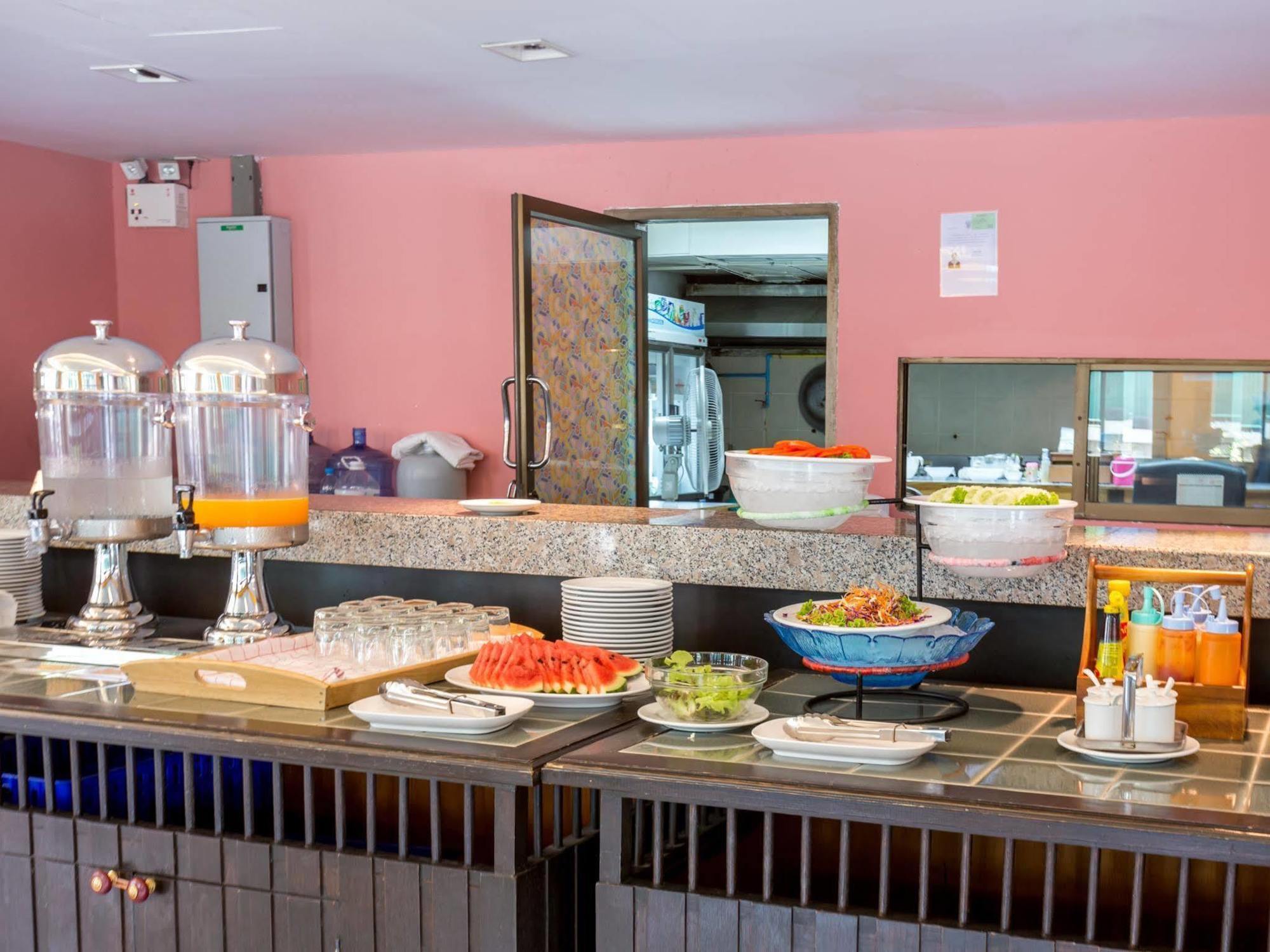 All Together Suite Hotel Bangkok Ngoại thất bức ảnh