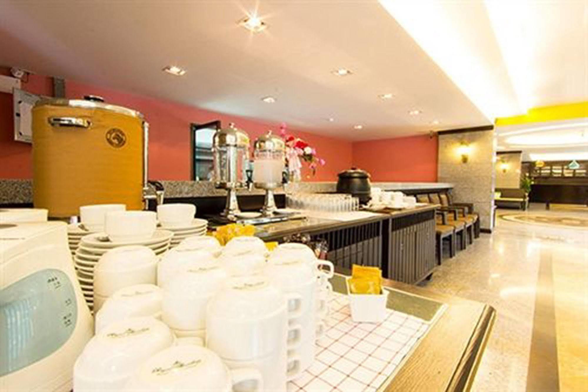 All Together Suite Hotel Bangkok Ngoại thất bức ảnh